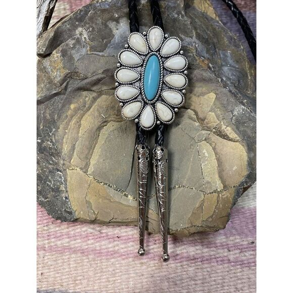 Western Cluster Turquoise  White Silver Black Bolo Tie Southwest Mens womens - Picture 13 of 13